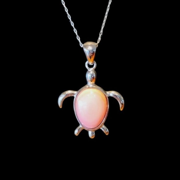 Pink Conch Sea Turtle Pendant Necklace Sterling Silver on 18" Chain - Picture 1 of 10